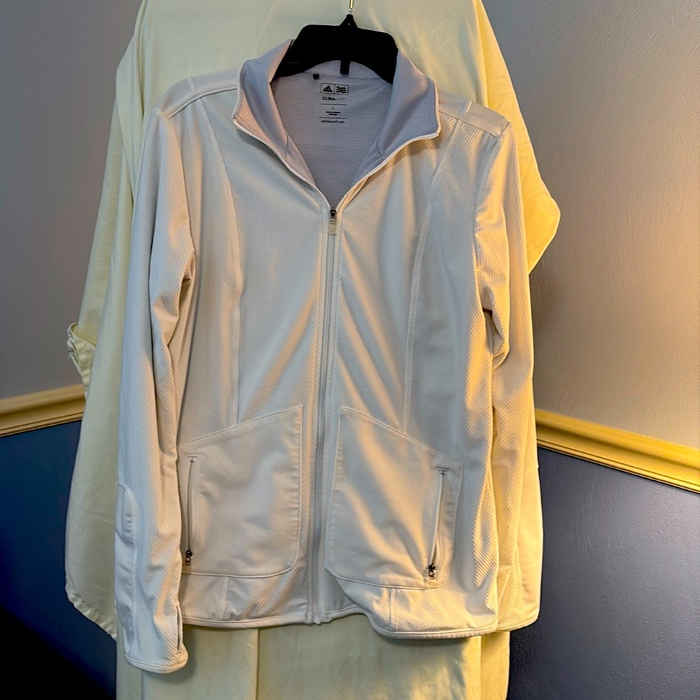 Women’s white jacket